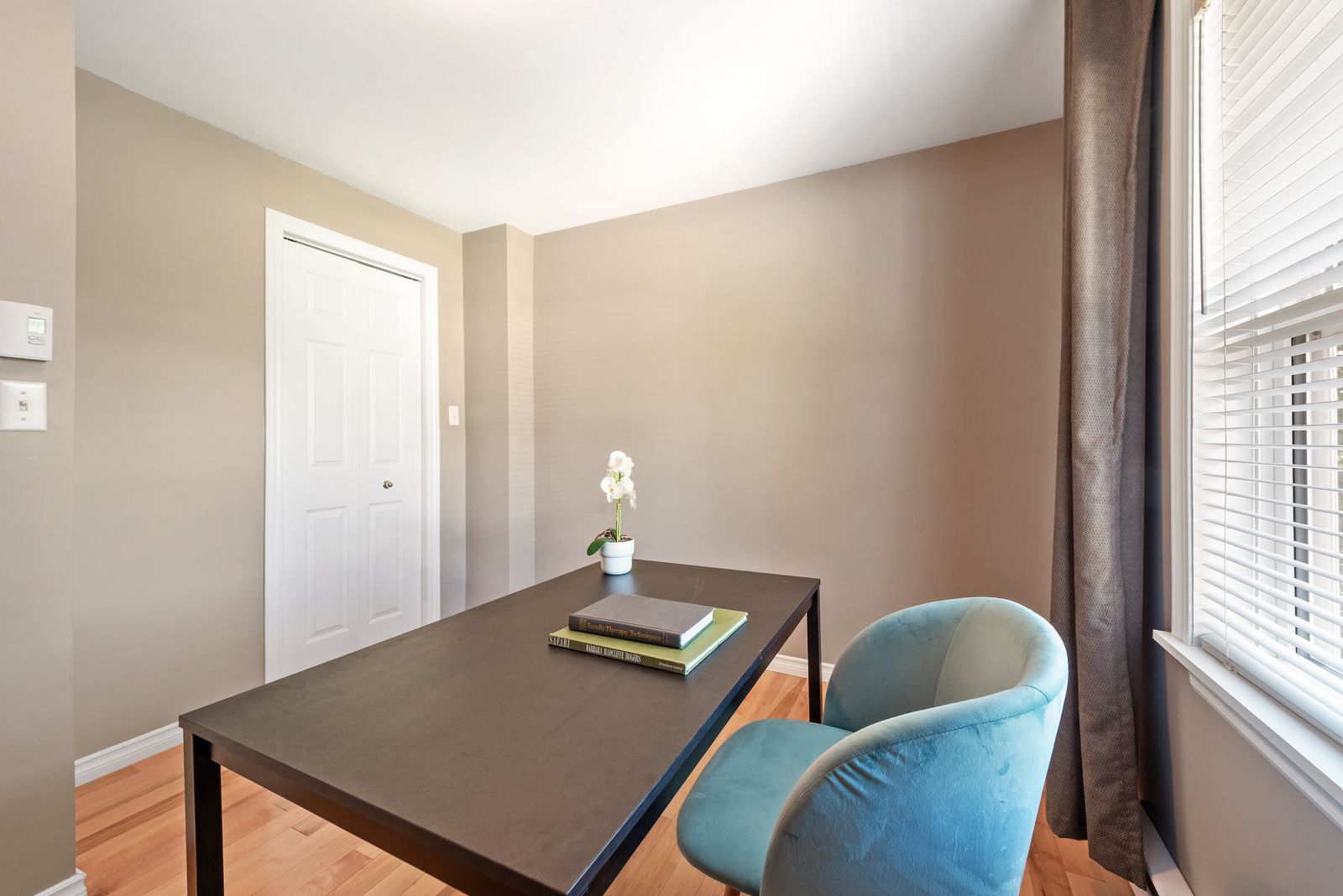 Bedroom or office — closet