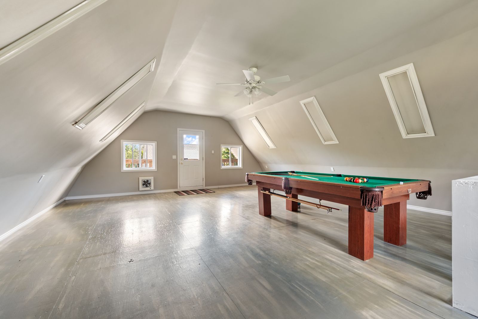 Garage loft, pool table